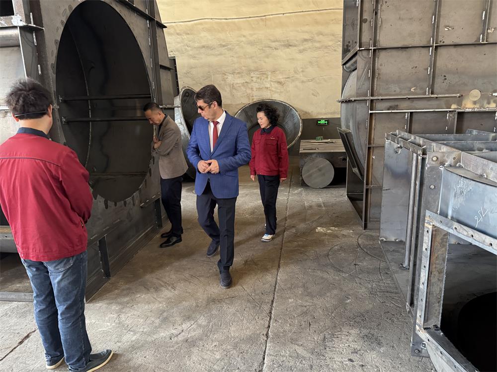 俄羅斯客戶前來我公司進行設備考察。